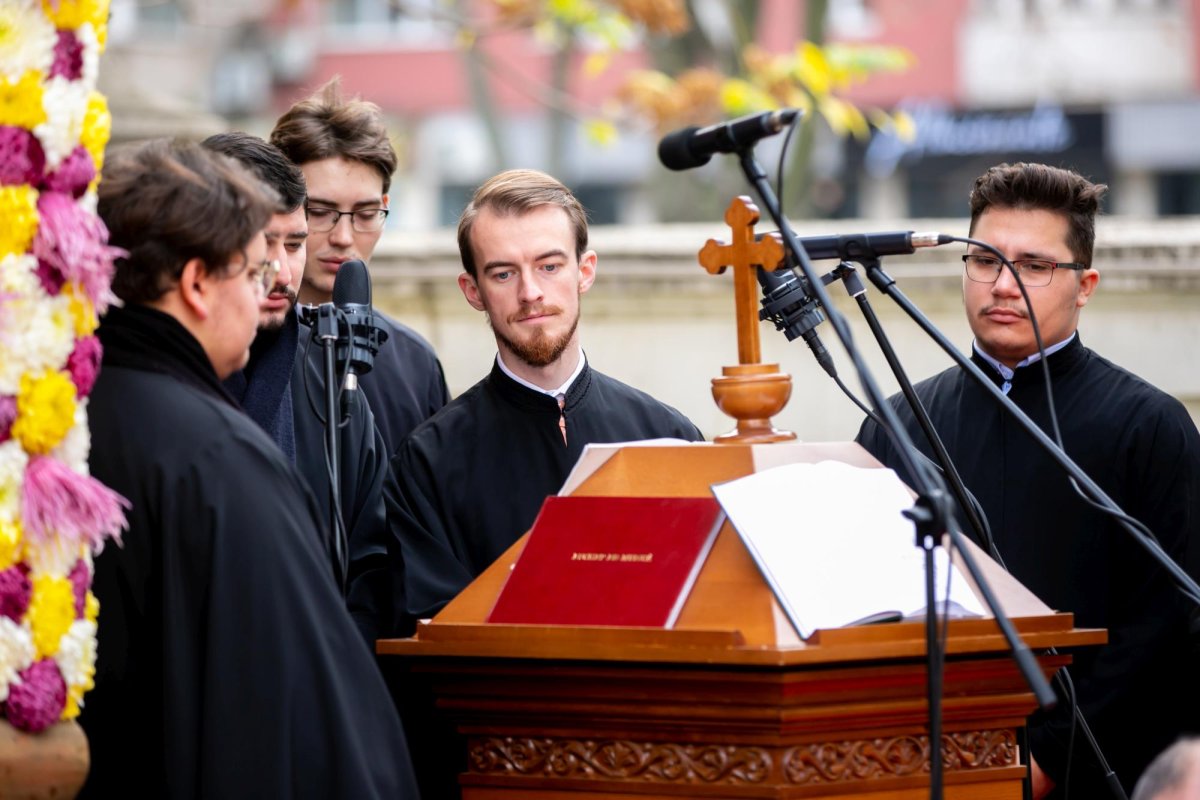 Exegetul cuvintelor dumnezeiești, cinstit la Paraclisul Catedralei Naționale 132231