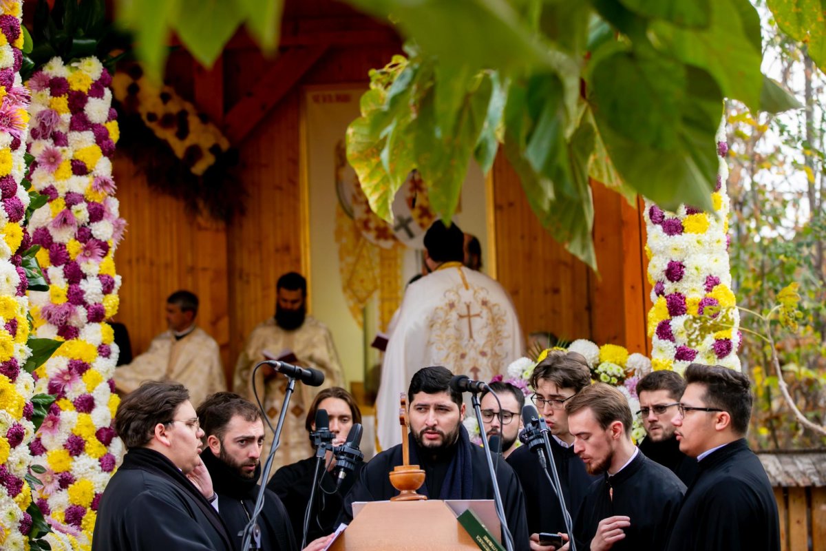 Exegetul cuvintelor dumnezeiești, cinstit la Paraclisul Catedralei Naționale 132235