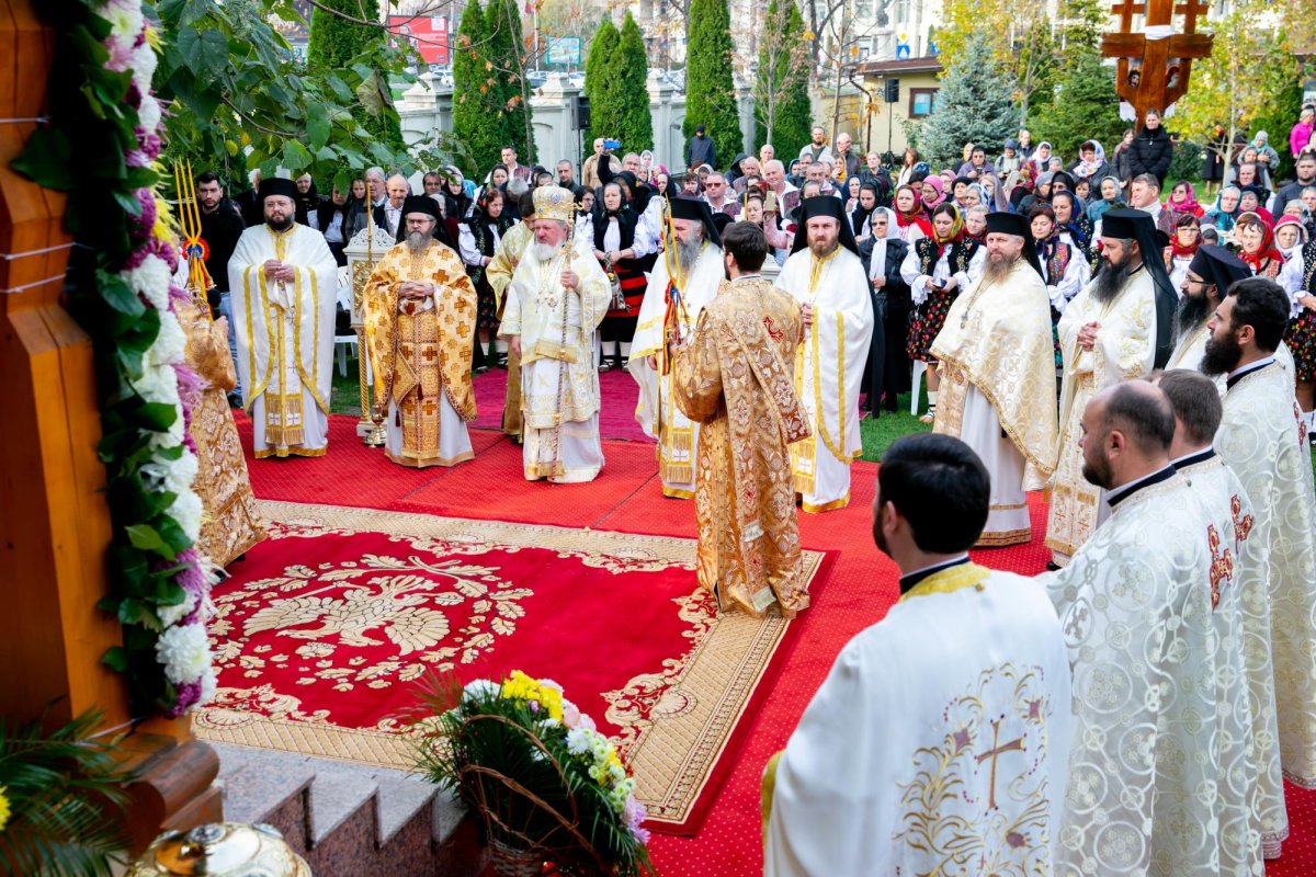 Exegetul cuvintelor dumnezeiești, cinstit la Paraclisul Catedralei Naționale 132245