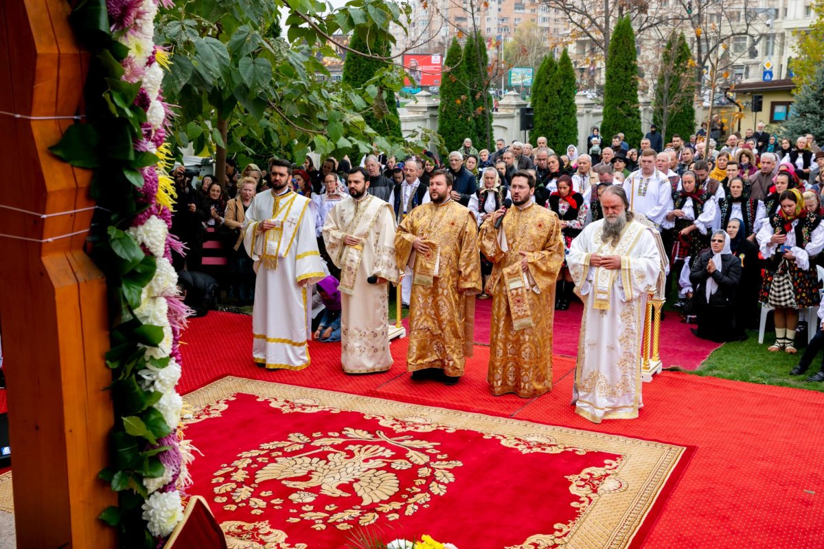 Exegetul cuvintelor dumnezeiești, cinstit la Paraclisul Catedralei Naționale 132265