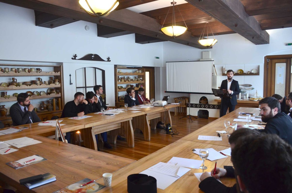 Conferința „Finis Coronat Opus” la Iaşi 132287