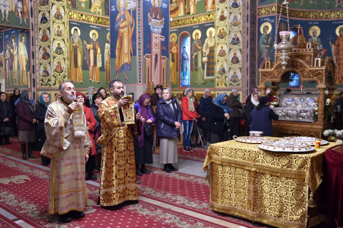 Sfântul Cuvios Paisie de la Neamţ, sărbătorit în Capitală 132445