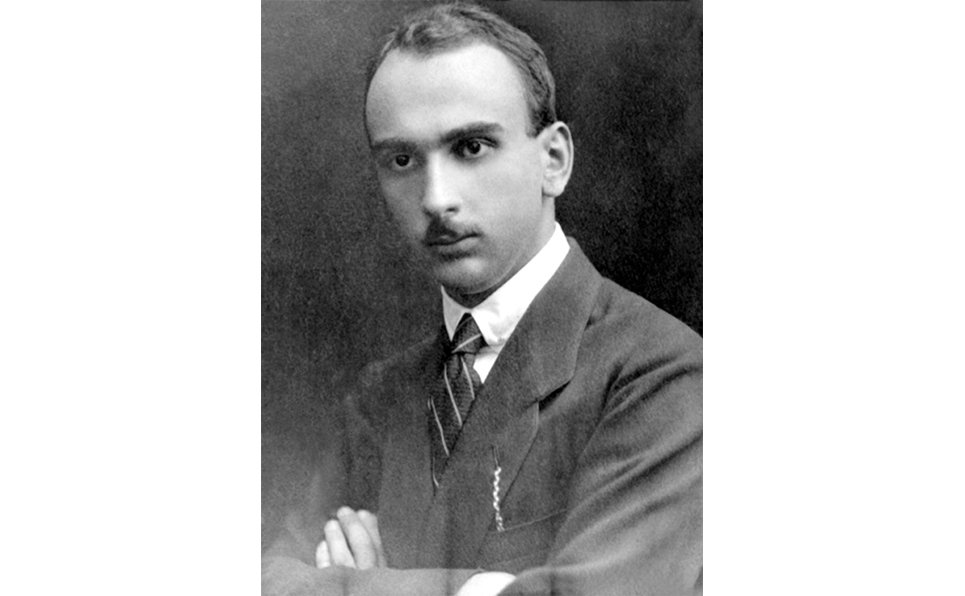 Satul, locul unde vremea nu se grăbește și pământul cântă 132000