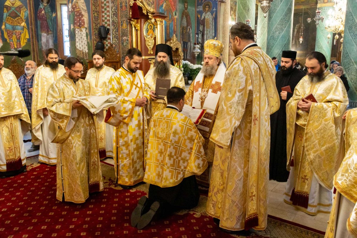 Hirotonie întru diacon la Mănăstirea Radu Vodă din Capitală 132545