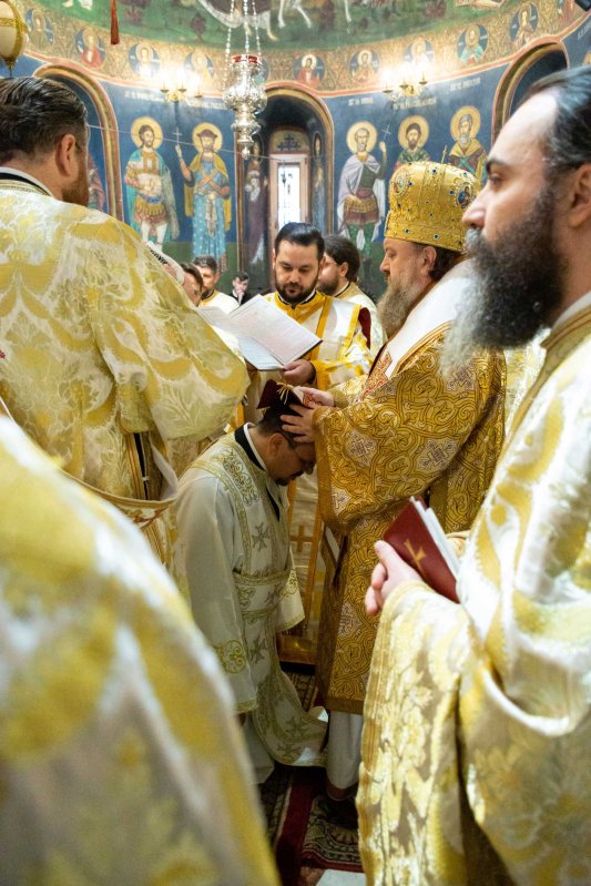 Hirotonie întru diacon la Mănăstirea Radu Vodă din Capitală 132560