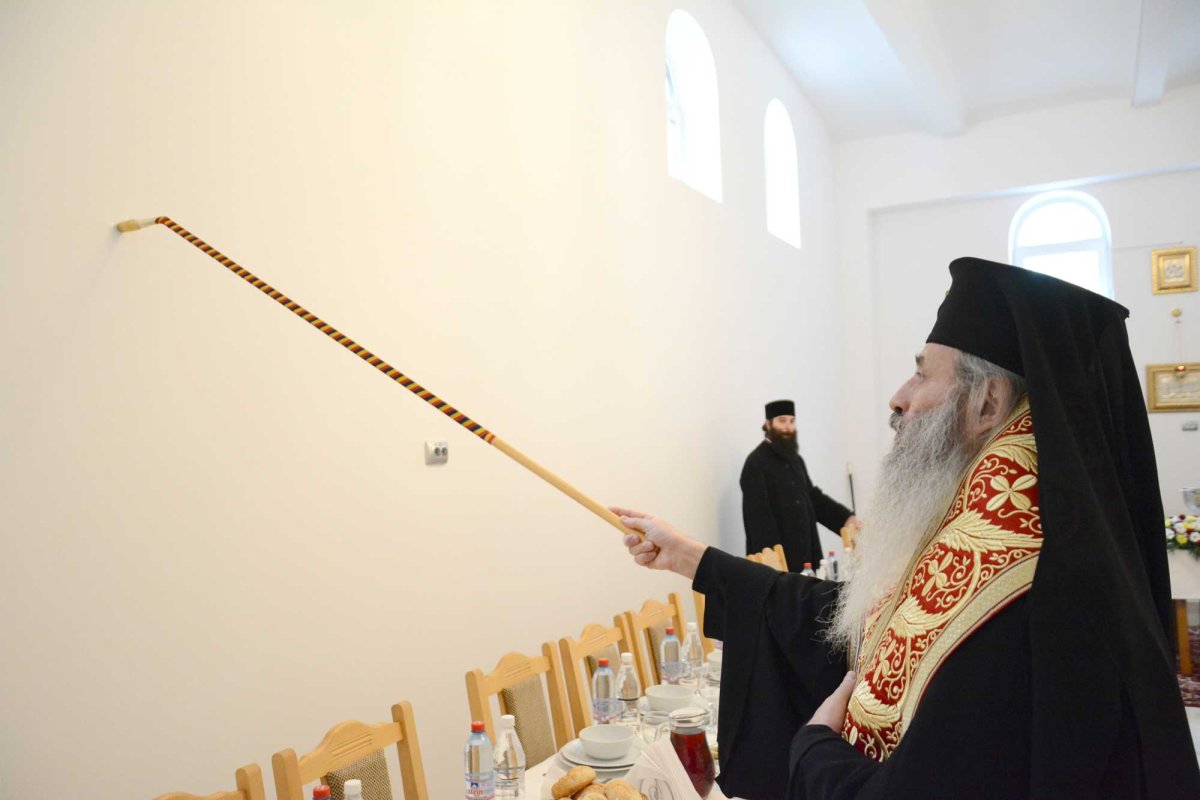 Liturghie arhierească în cartierul ieșean Dancu 132541