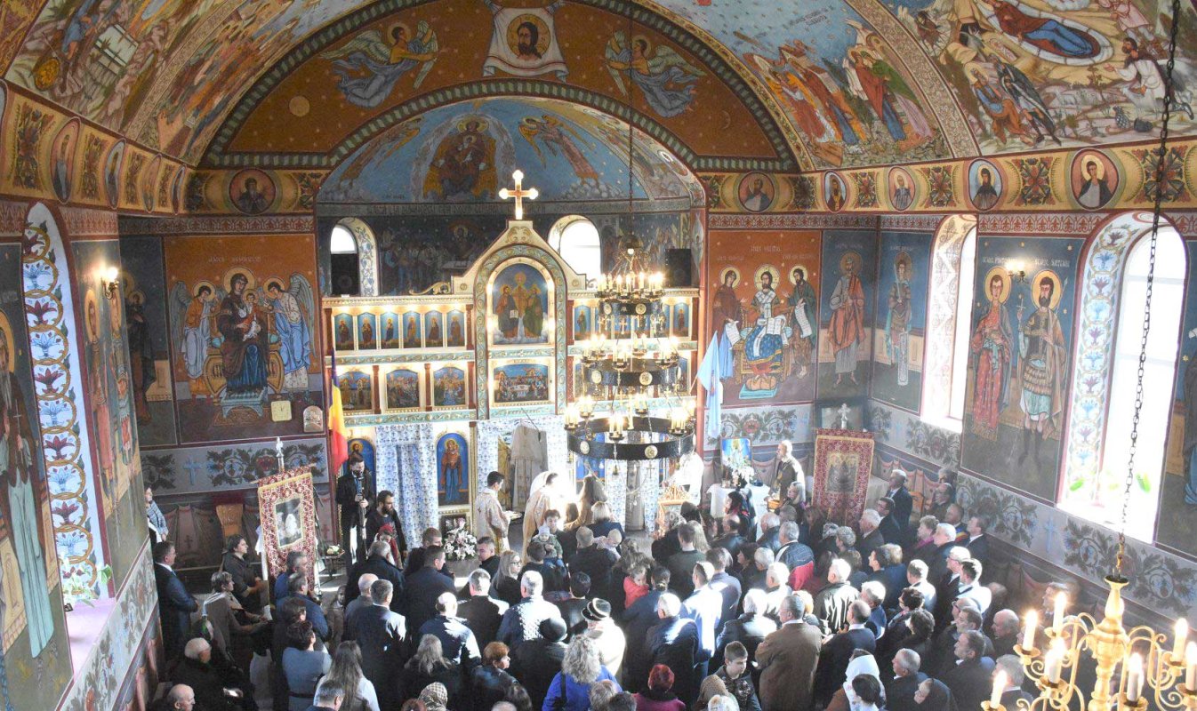 Bucurii duhovnicești și sfințire de lucrări în Parohia Aluniș, județul Cluj 132672