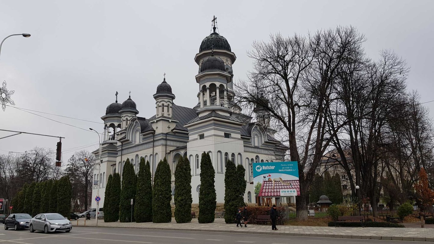 Liturghie arhierească la „Catedrala Unirii Naționale” din Rădăuţi  132789