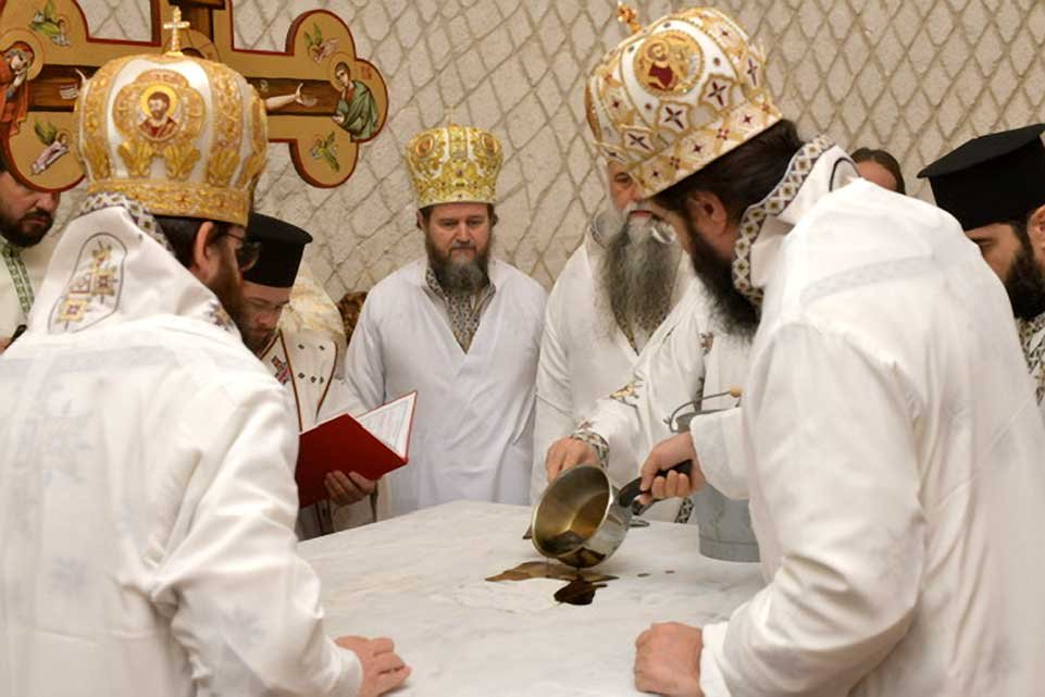 Sfinţirea primei mănăstiri ortodoxe româneşti din Portugalia 132869