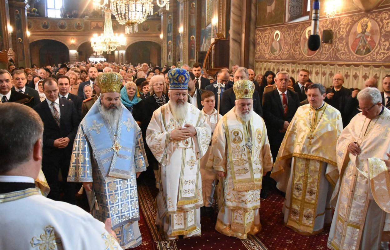 Sfinţirea bisericii de la Coroana, Bistriţa 133108