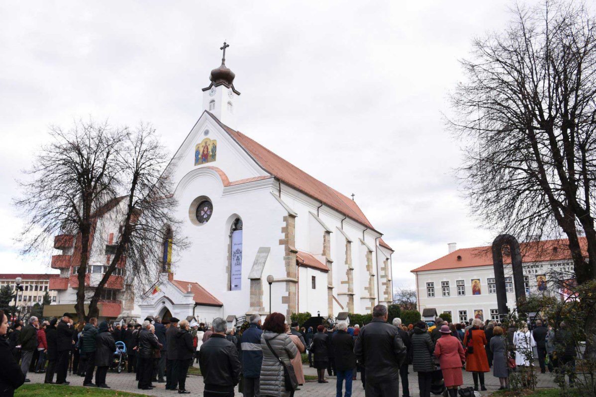 Sfinţirea bisericii de la Coroana, Bistriţa 133110