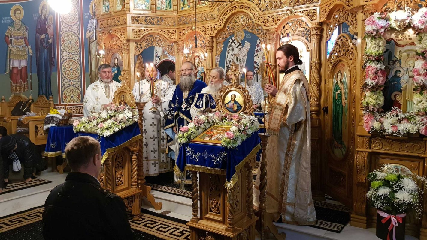 Slujire arhierească la Rădăuți 133100