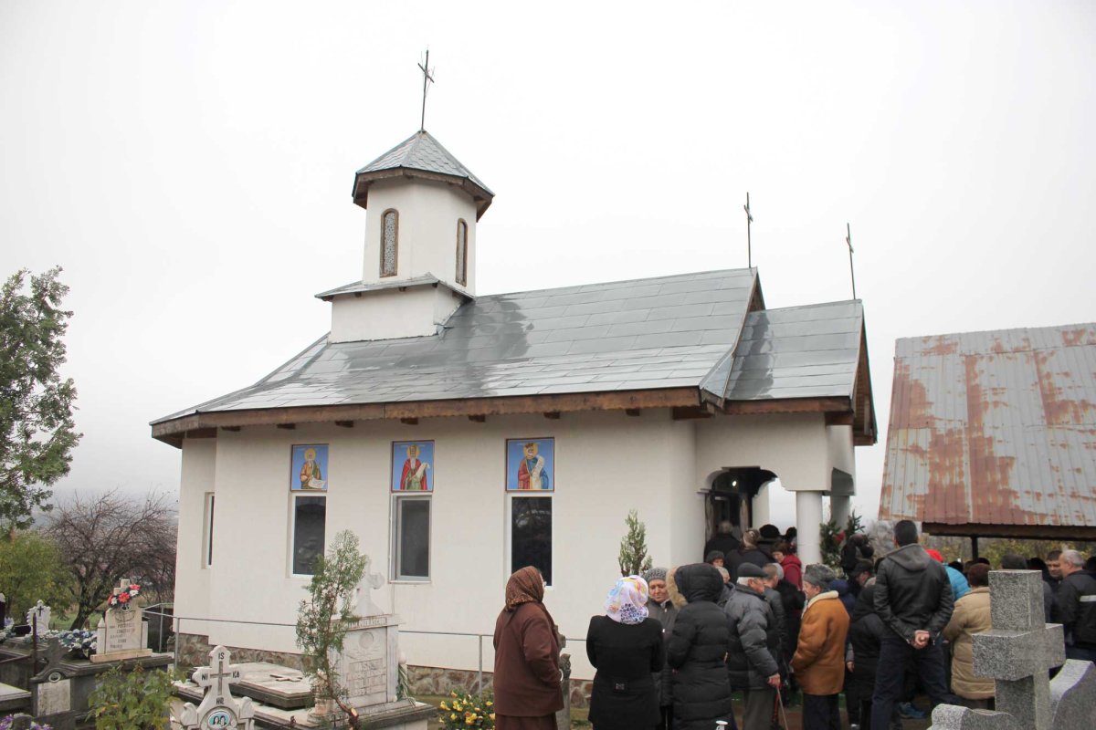 Sfințirea bisericii Filiei Pleșa din județul Gorj 133287
