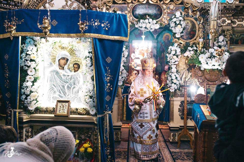 Sfinții Mari Mucenici Mercurie și Ecaterina, prăznuiți la Rădășeni 133346