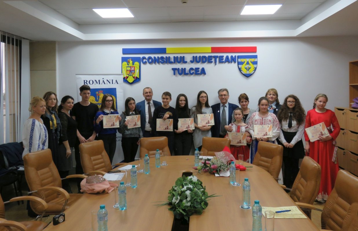 Concurs de eseuri cu premii  133487