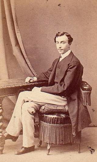 Două palate-monument istoric și o bancă centrală 133483