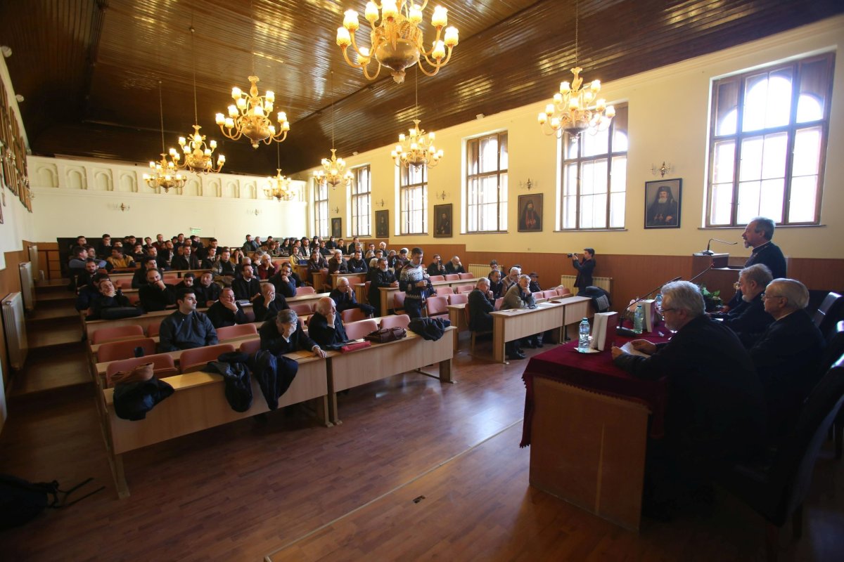 Părintele profesor Dorin Oancea, omagiat la 70 de ani 133469