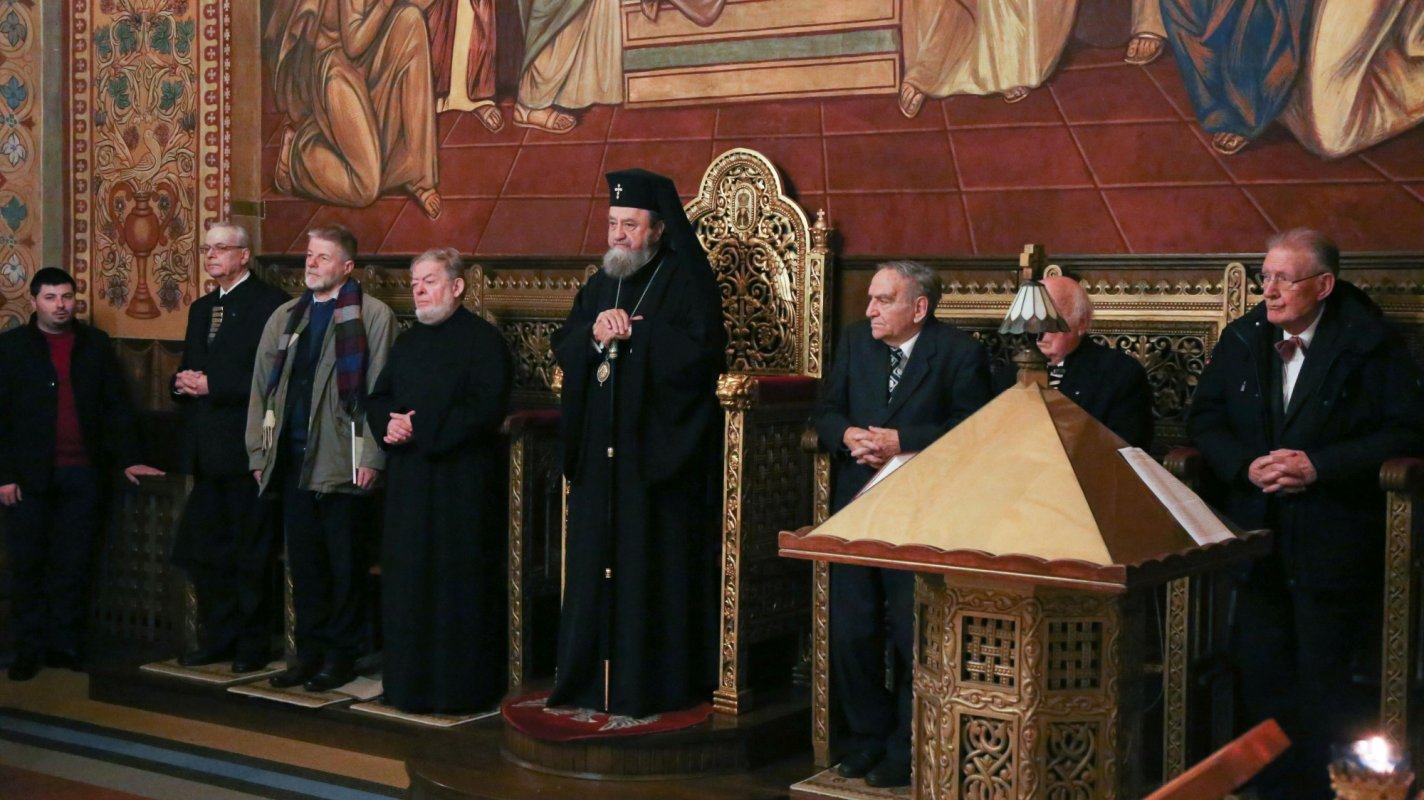 Părintele profesor Dorin Oancea, omagiat la 70 de ani 133471