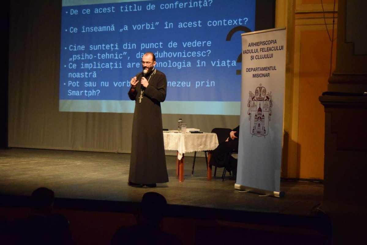 Conferinţă despre folosirea reţelelor online la Turda 133528