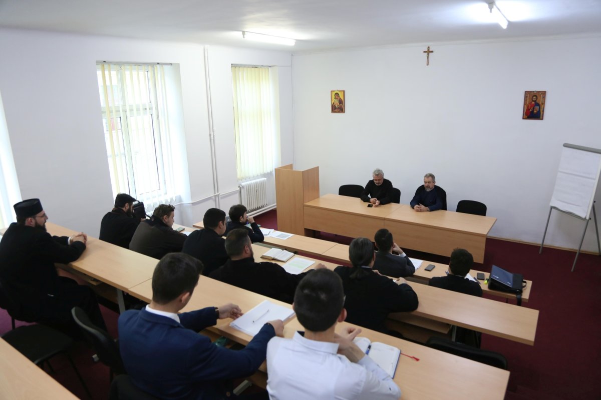 Simpozion al doctoranzilor teologi 133529