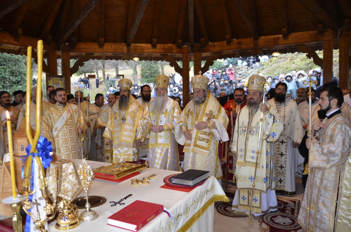 Părintele Arsenie Boca, pomenit la Prislop, Hunedoara 133579