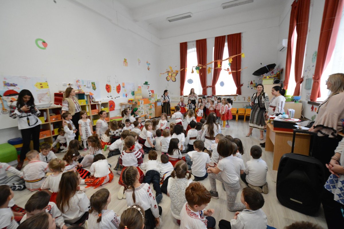 „Săptămâna românească” la Grădinița „Varlaam Mitropolitul” 133576