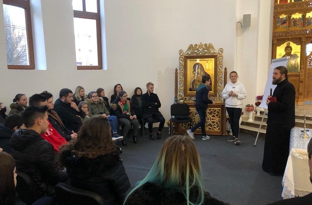 Seară duhovnicească la Biserica „Adormirea Maicii Domnului” din Moldova Nouă 133591