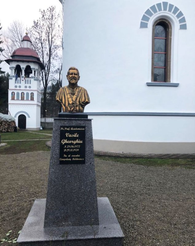 Omagierea părintelui profesor dr. Vasile Gheorghiu, în localitatea natală 133963