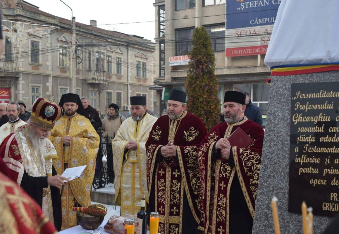 Omagierea părintelui profesor dr. Vasile Gheorghiu, în localitatea natală 134272