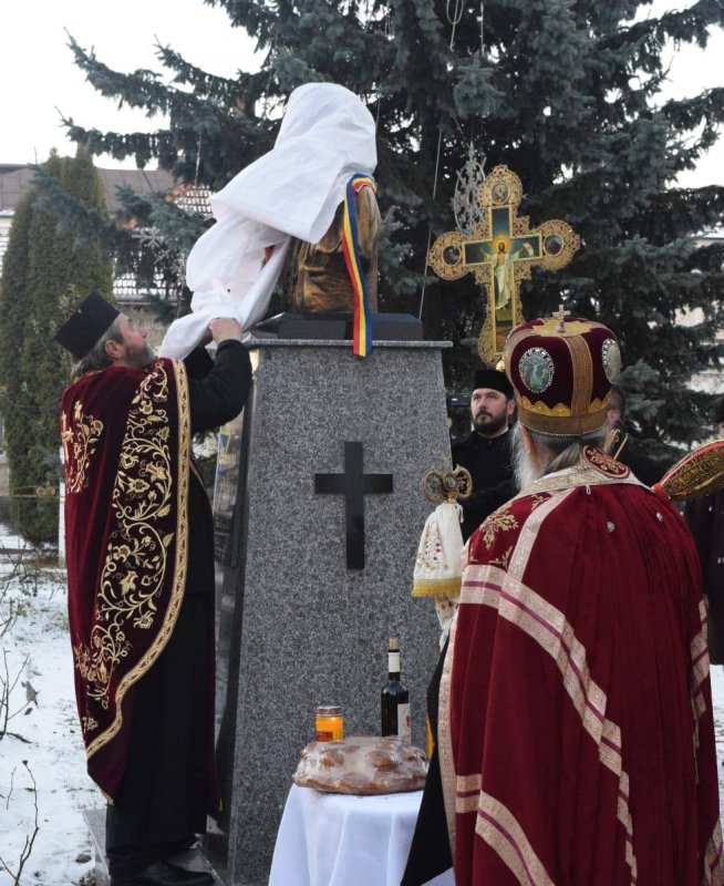 Omagierea părintelui profesor dr. Vasile Gheorghiu, în localitatea natală 134276