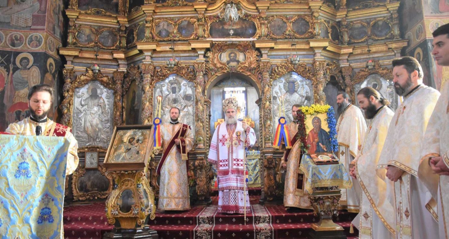 Sărbătorirea Zilei României la Roman 133873