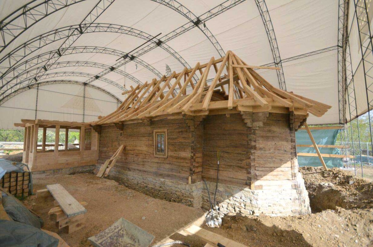 Bisericuță de lemn din județul Suceava restaurată cu fonduri europene  134002