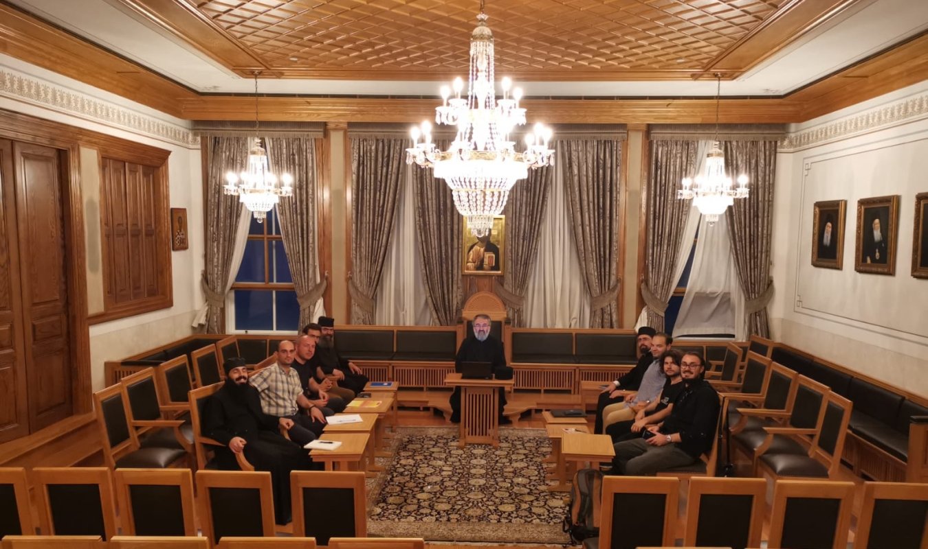 Burse oferite de Mănăstirea Vatoped  pentru studiul Părinților contemporani 134026