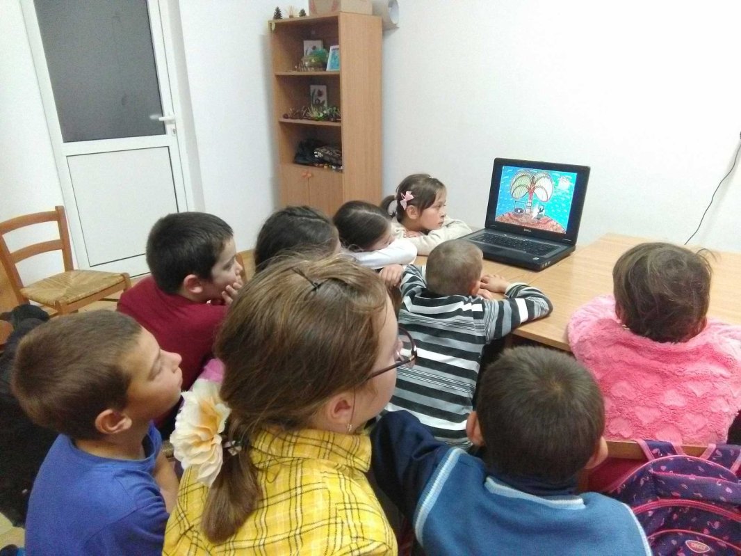 O mână de ajutor pentru copii într-un sat vasluian 134069