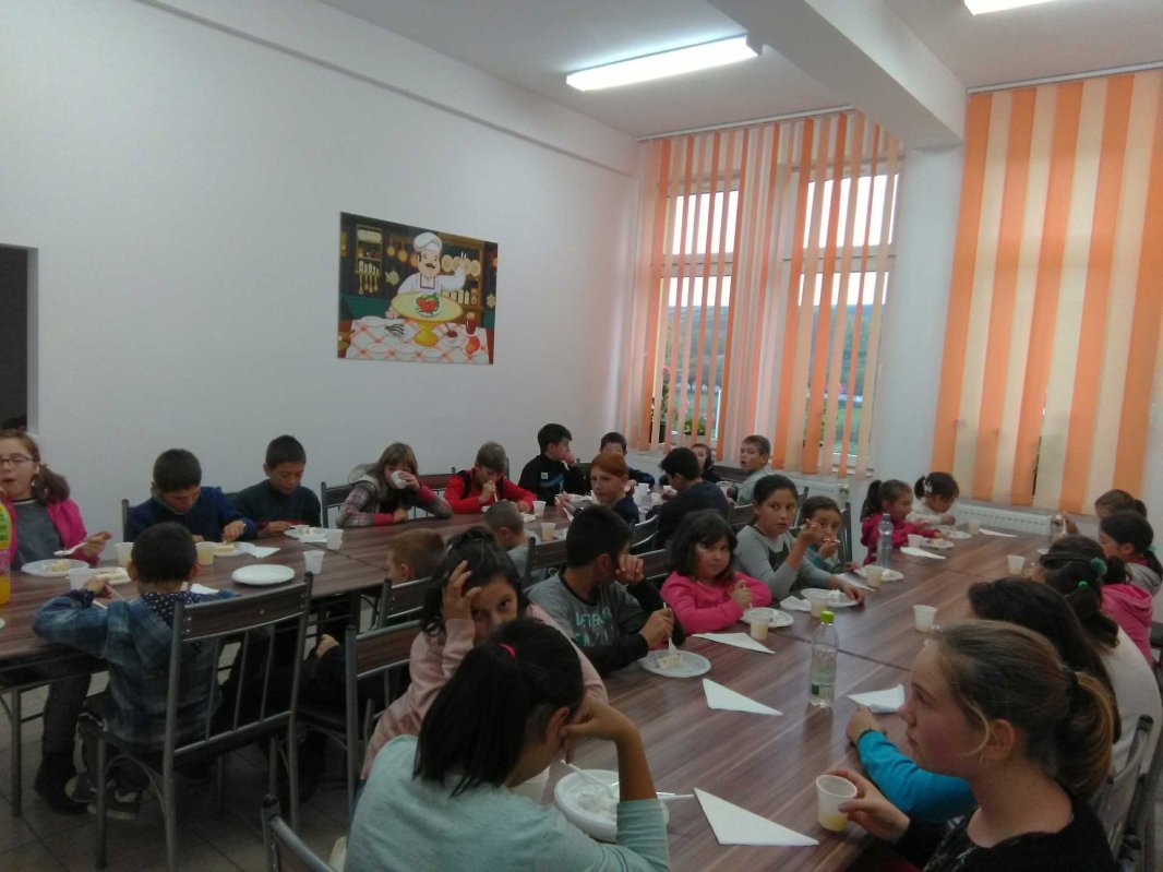 O mână de ajutor pentru copii într-un sat vasluian 134072