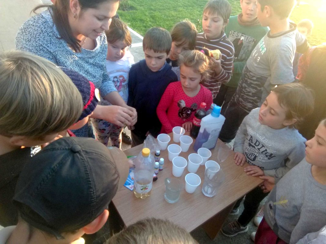 O mână de ajutor pentru copii într-un sat vasluian 134075