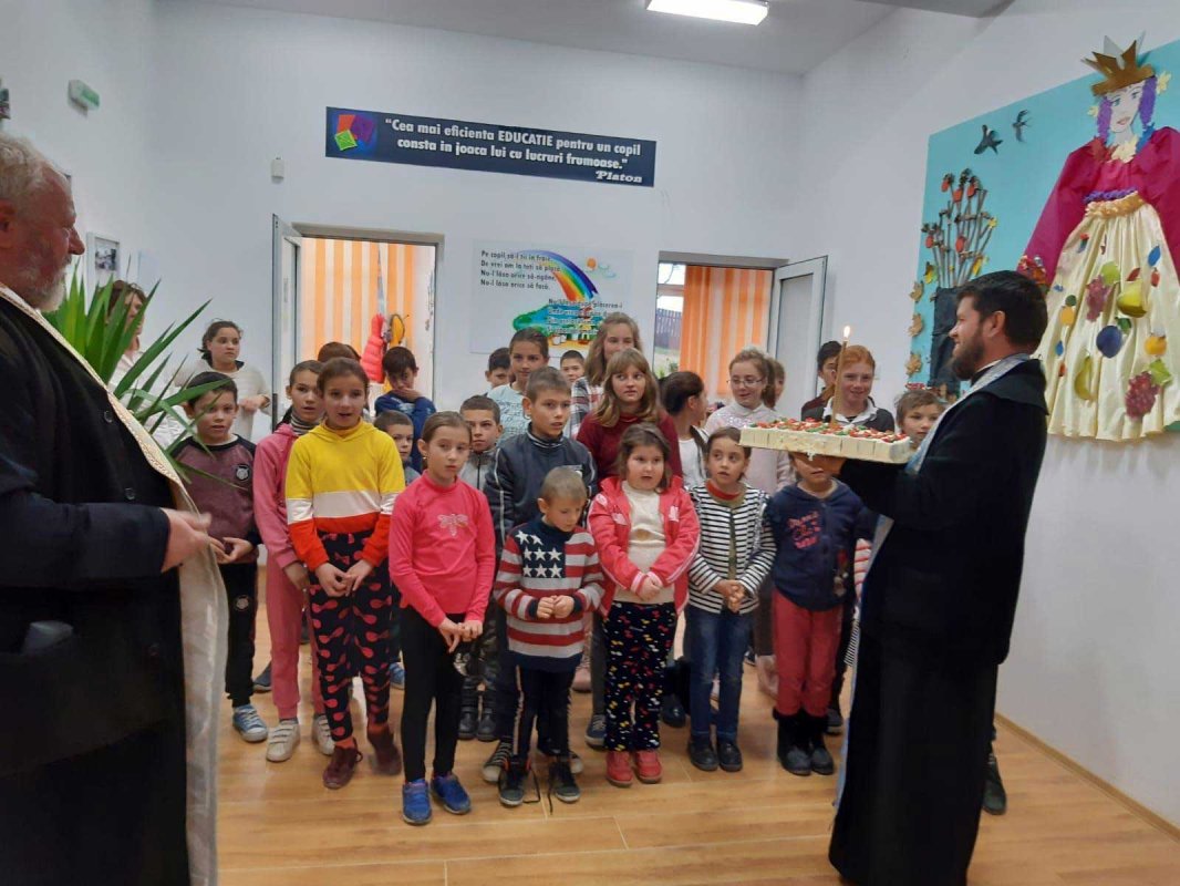 O mână de ajutor pentru copii într-un sat vasluian 134077