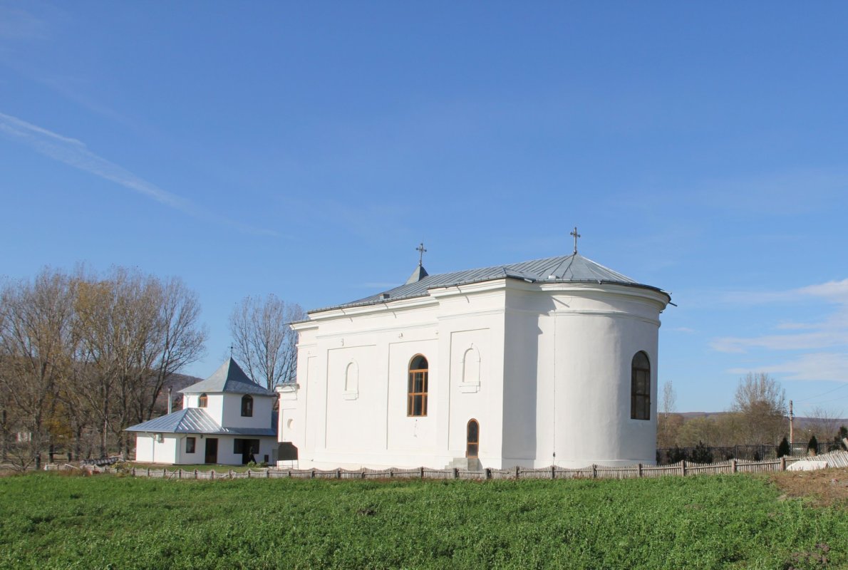 De 200 de ani sub ocrotirea Sfântului Ierarh Nicolae 134296