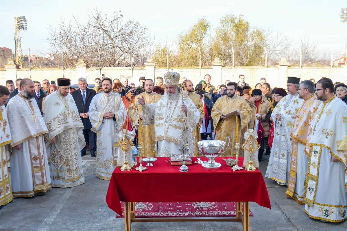 Biserica din incinta MApN, sfinţită de Patriarhul României 134497