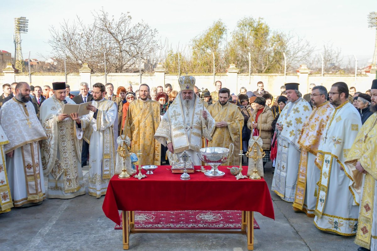 Biserica din incinta MApN, sfinţită de Patriarhul României 134502