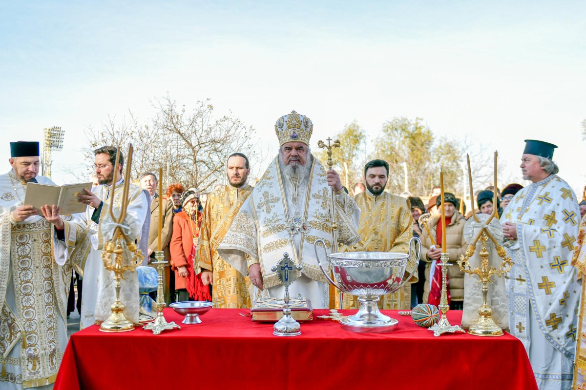 Biserica din incinta MApN, sfinţită de Patriarhul României 134504