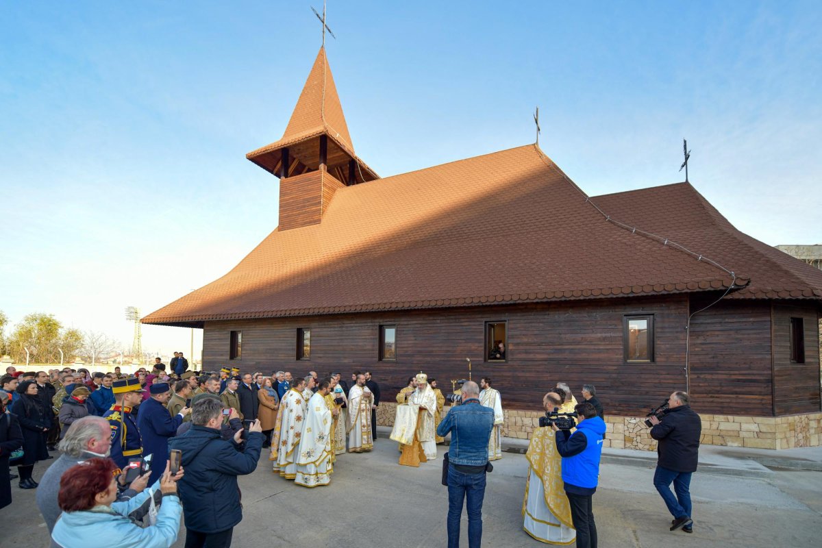 Biserica din incinta MApN, sfinţită de Patriarhul României 134508