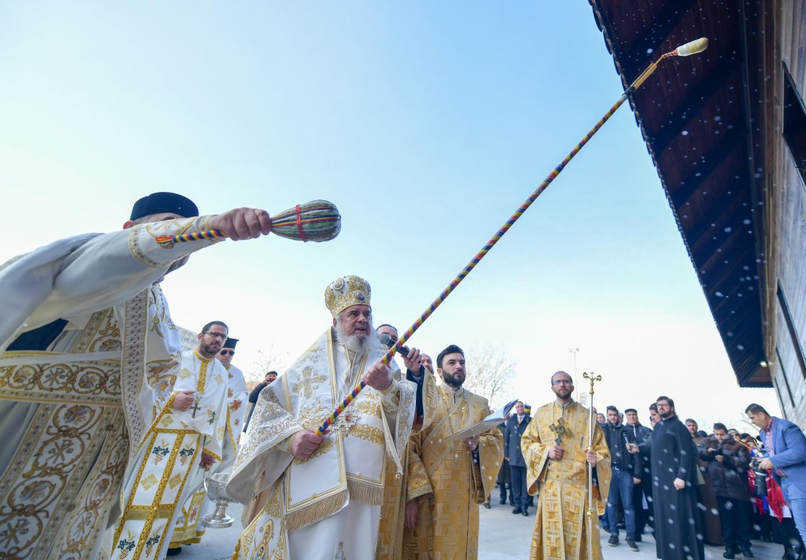 Biserica din incinta MApN, sfinţită de Patriarhul României 134513