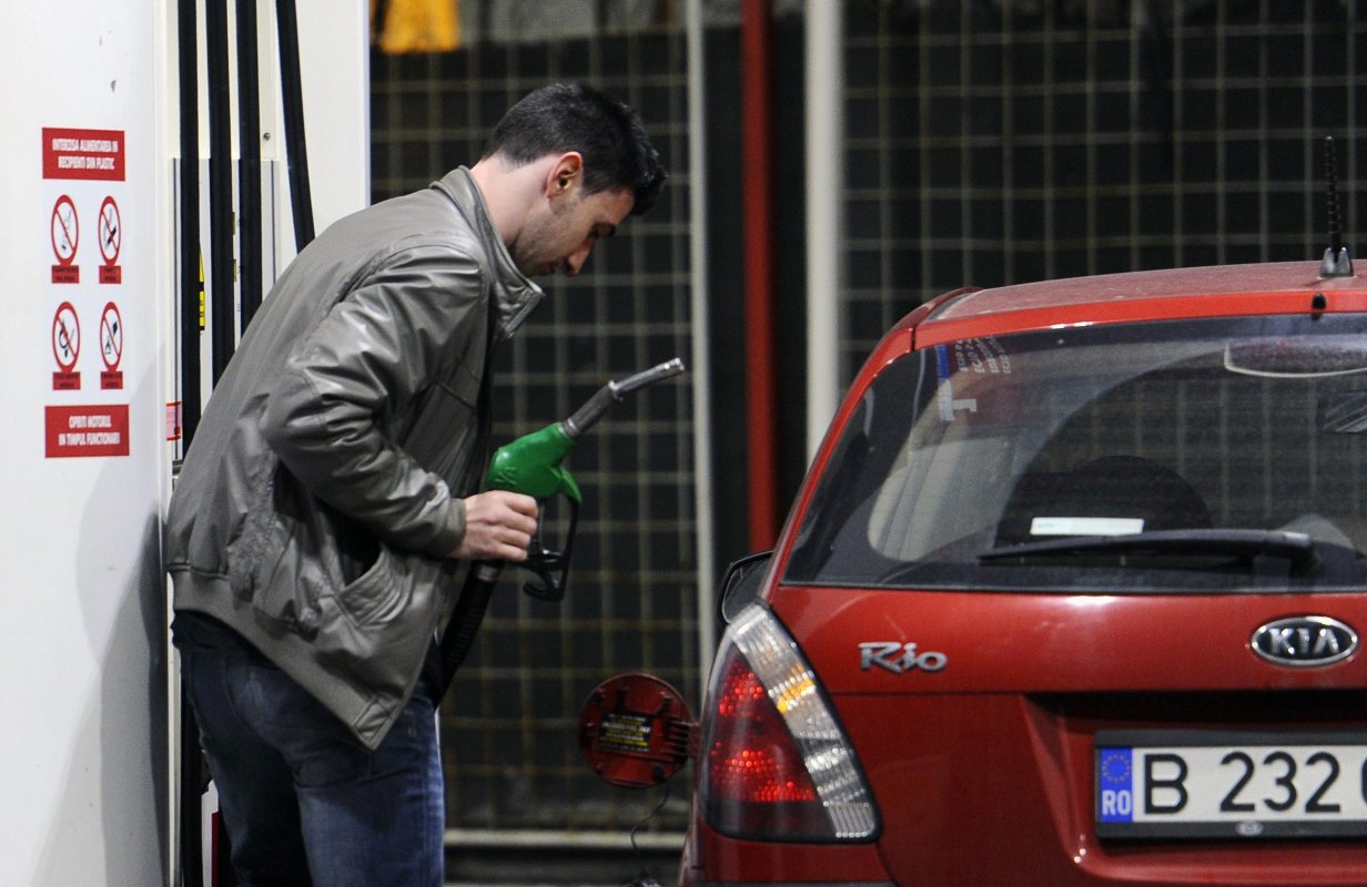 Amenzi usturătoare pentru companiile care nu vor ieftini carburanţii  134609