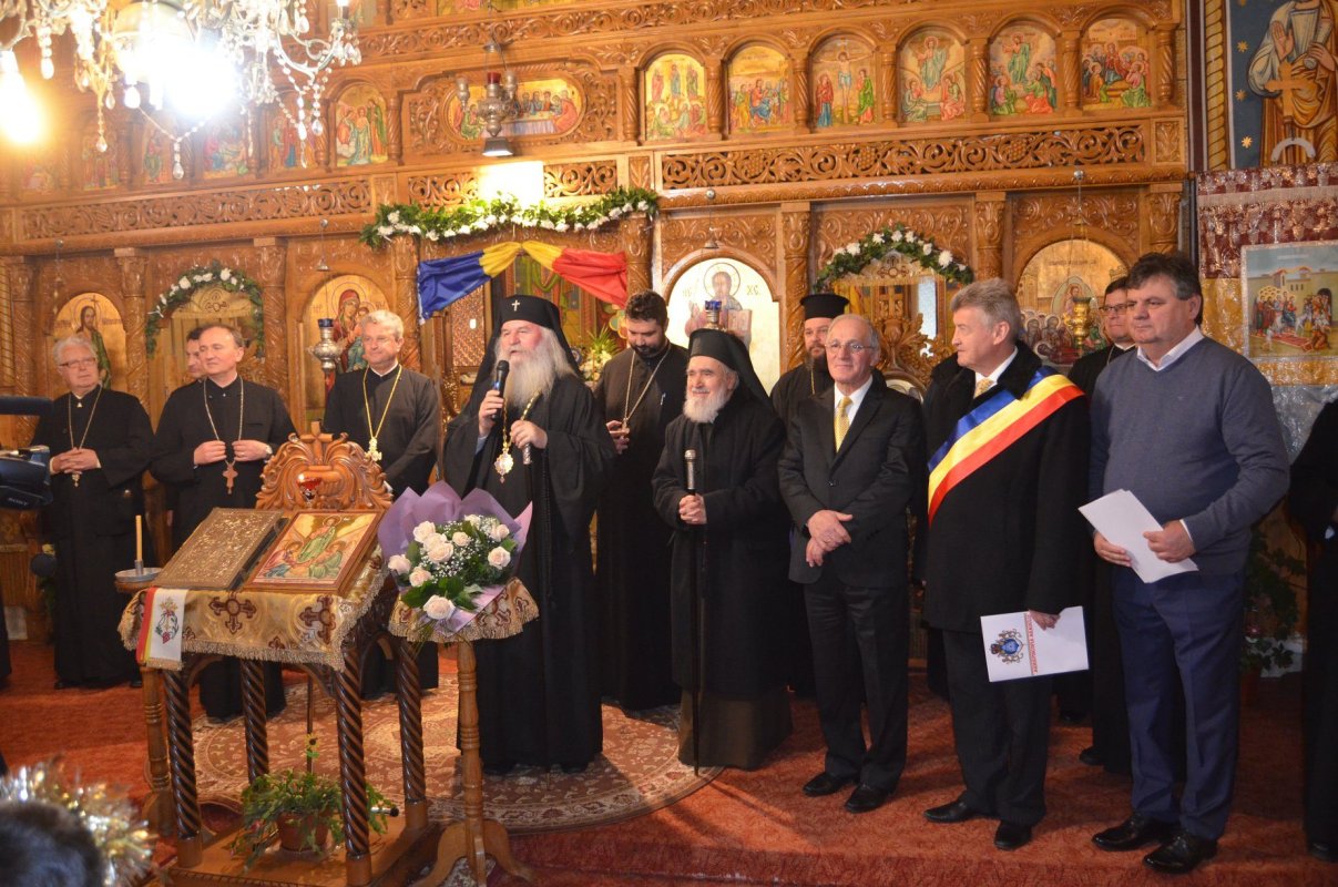Mitropolitul Banatului, în parohia arădeană Fântânele 134583