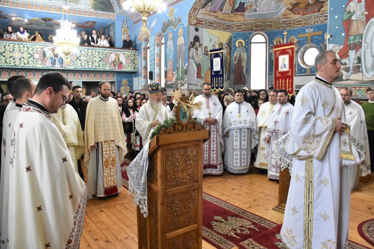 Prezență arhierească la Iclod, județul Cluj 134593