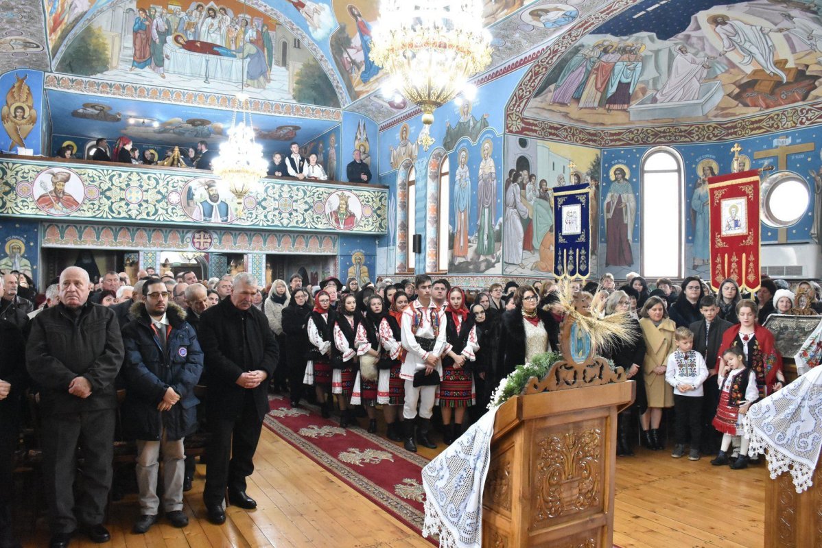 Prezență arhierească la Iclod, județul Cluj 134594