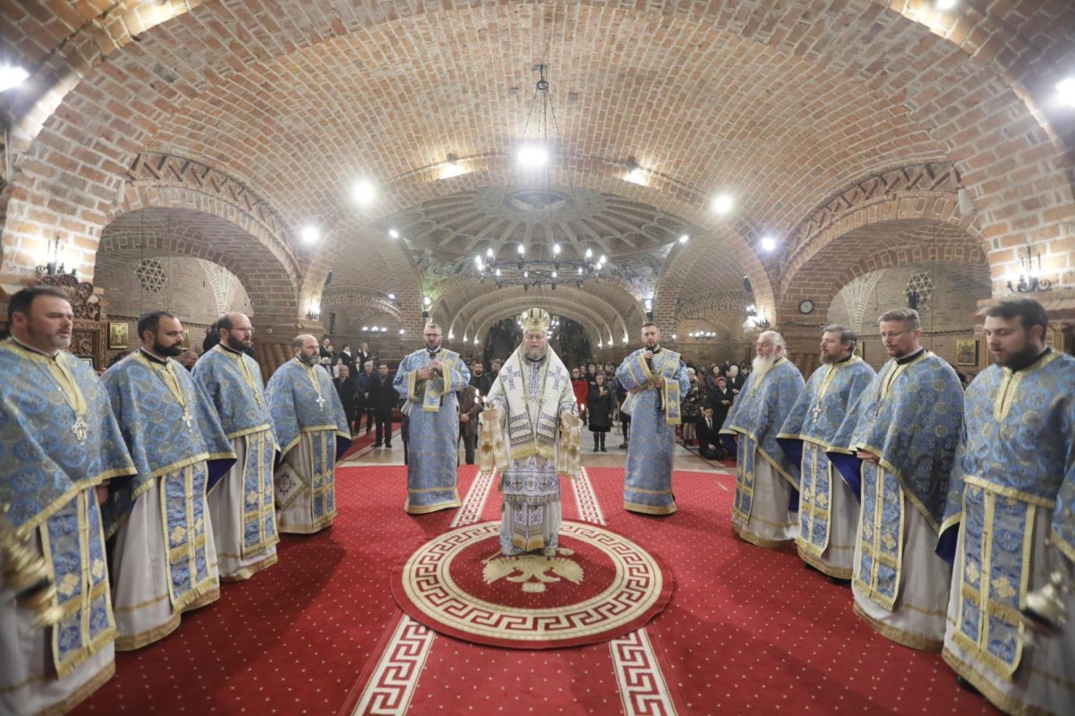 Slujire arhierească la Baia Mare 134599