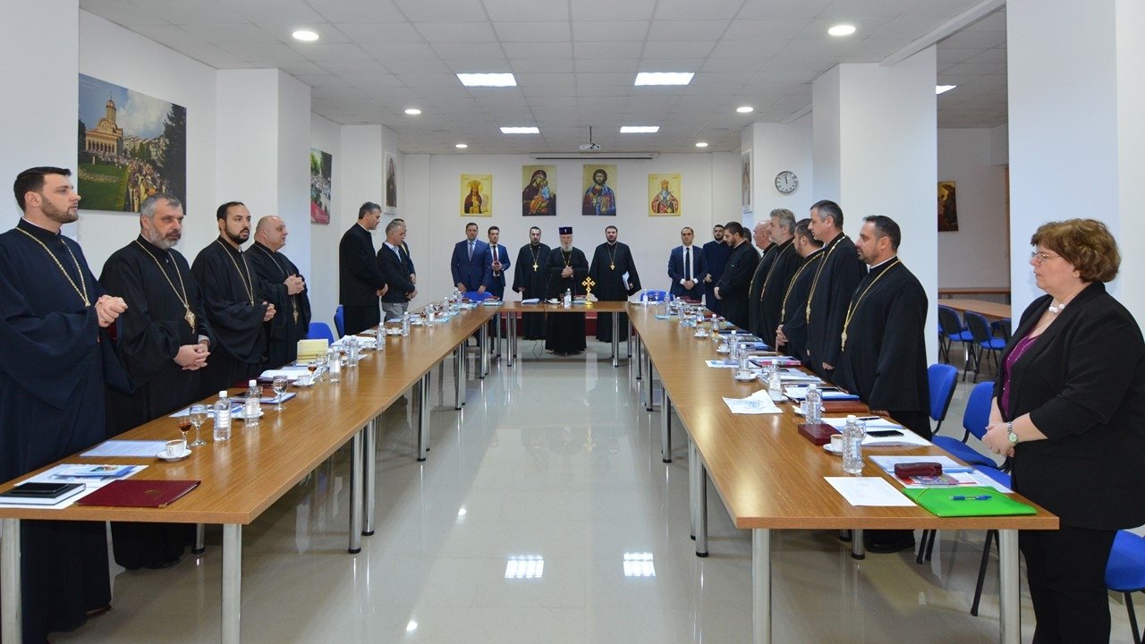 Burse pentru elevi și studenți din Arhiepiscopia Târgoviștei 134664