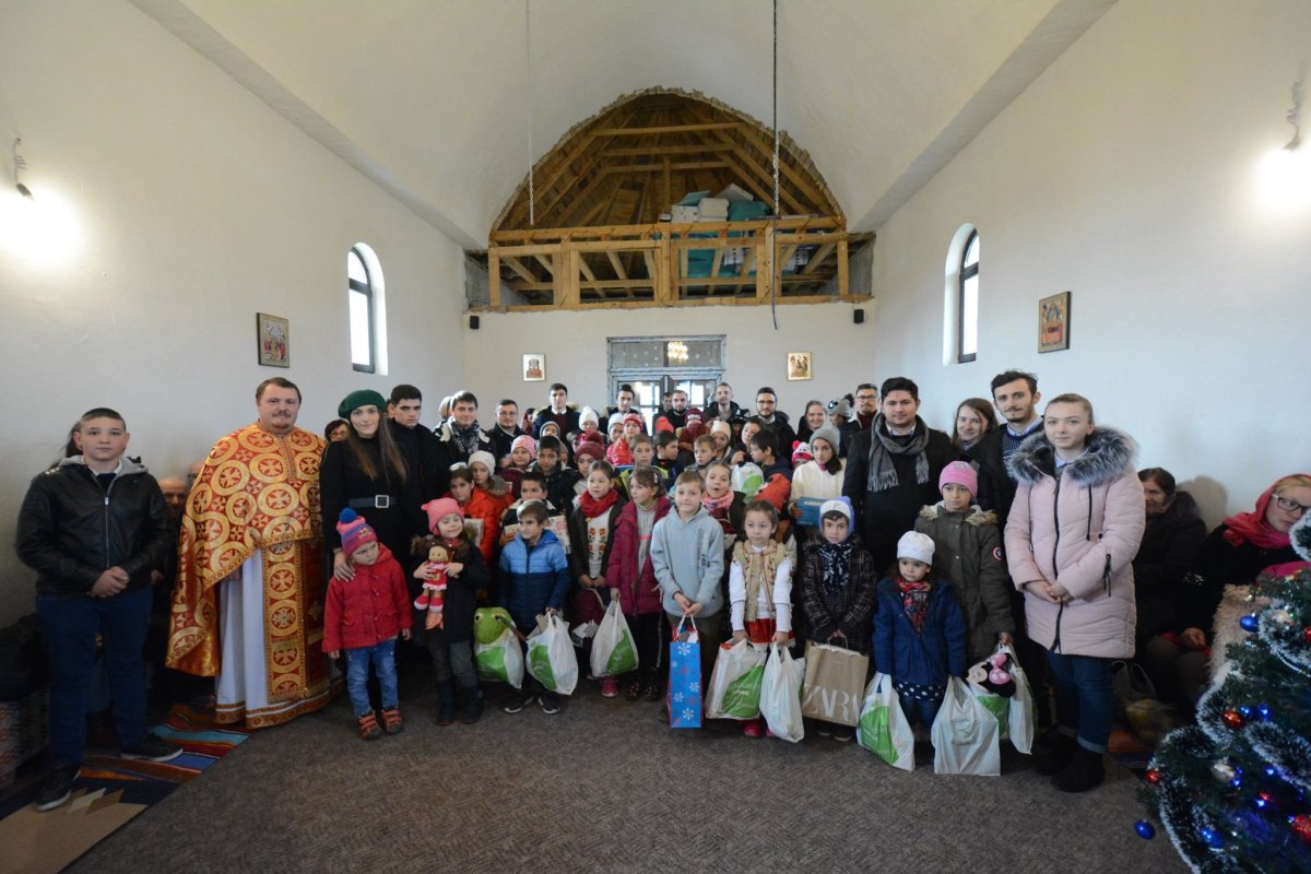„Cutia cu papucei pentru Ei” la Parohia Urșița 134733
